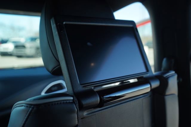 New 2026 Chrysler Pacifica Limited w/ Uconnect Theater Family Group image 27