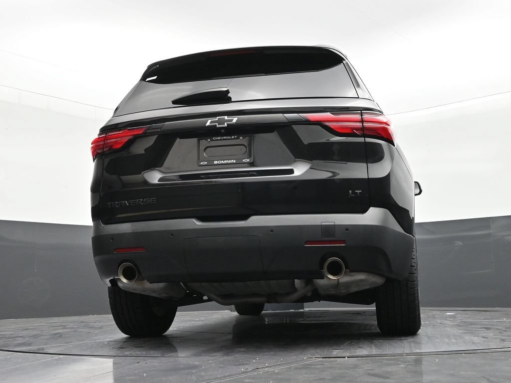 Used 2022 Chevrolet Traverse LT FWD image 23
