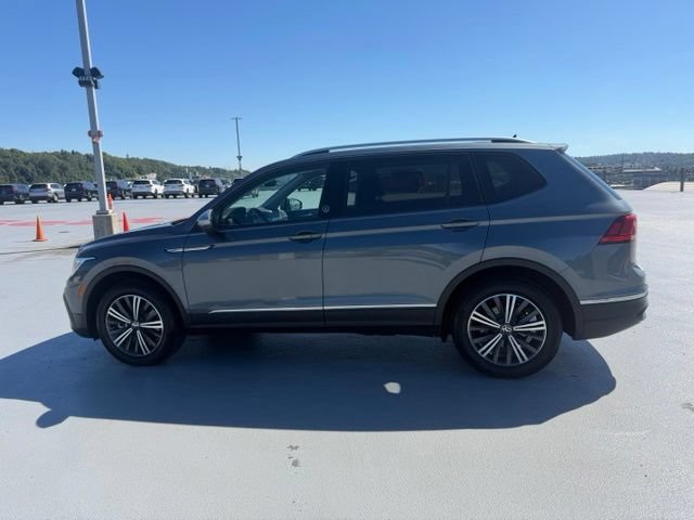 Used 2024 Volkswagen Tiguan Wolfsburg Edition AWD/4WD image 6