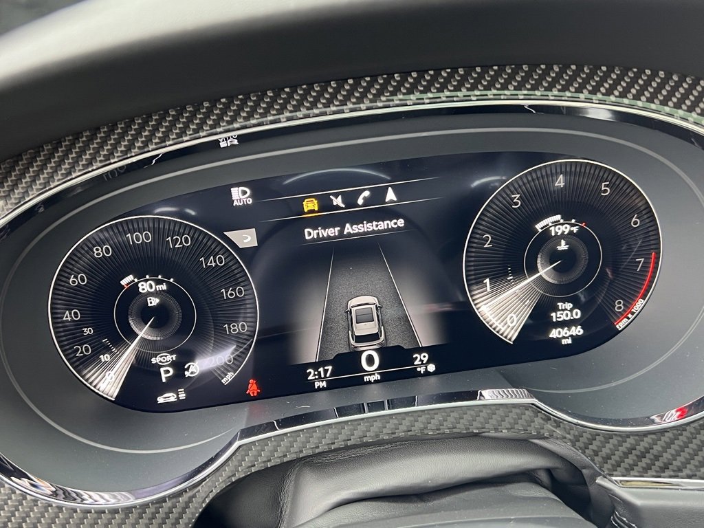 Used 2022 Bentley Bentayga V8 image 30