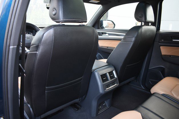 Used 2023 Volkswagen Atlas Cross Sport SEL Premium R-Line image 22