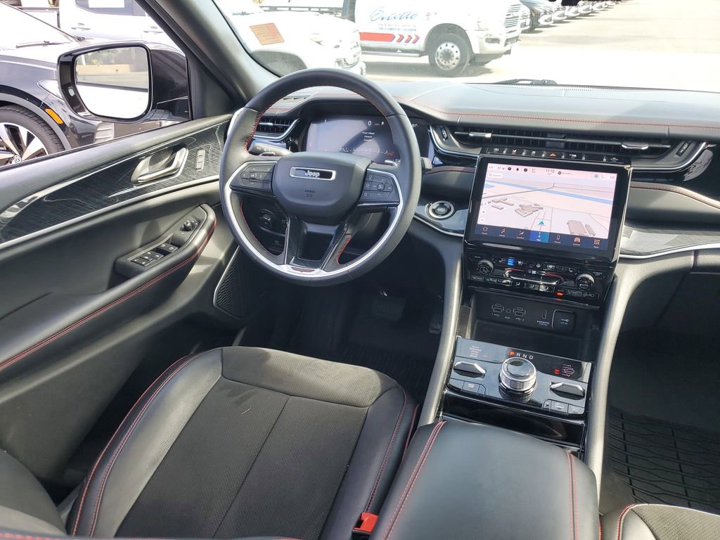 Used 2022 Jeep Grand Cherokee Trailhawk w/ Luxury Tech Group III image 13