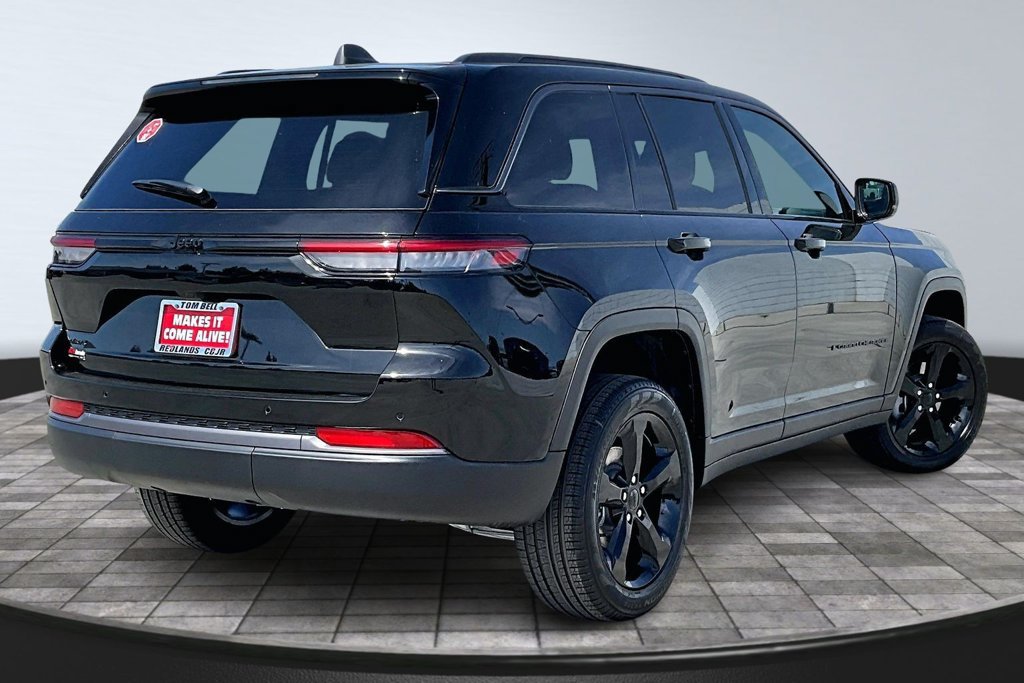 New 2026 Jeep Grand Cherokee Limited w/ Limited Altitude Package AWD/4WD image 22