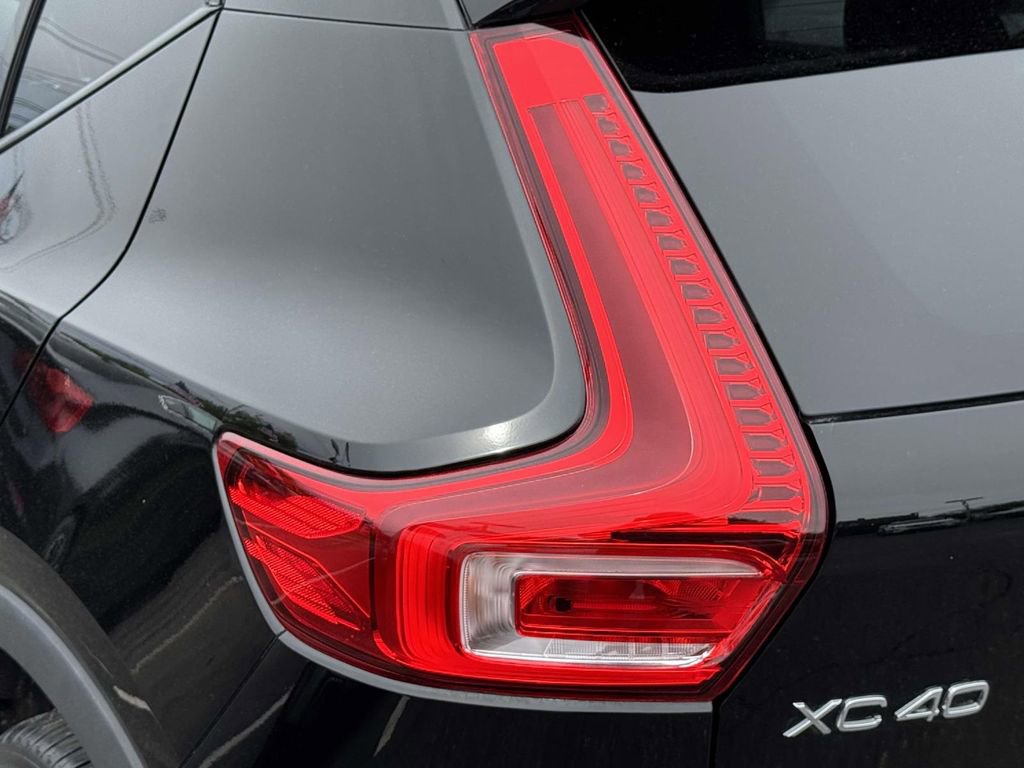 Used 2023 Volvo XC40 B5 Plus w/ Protection Package AWD/4WD image 9