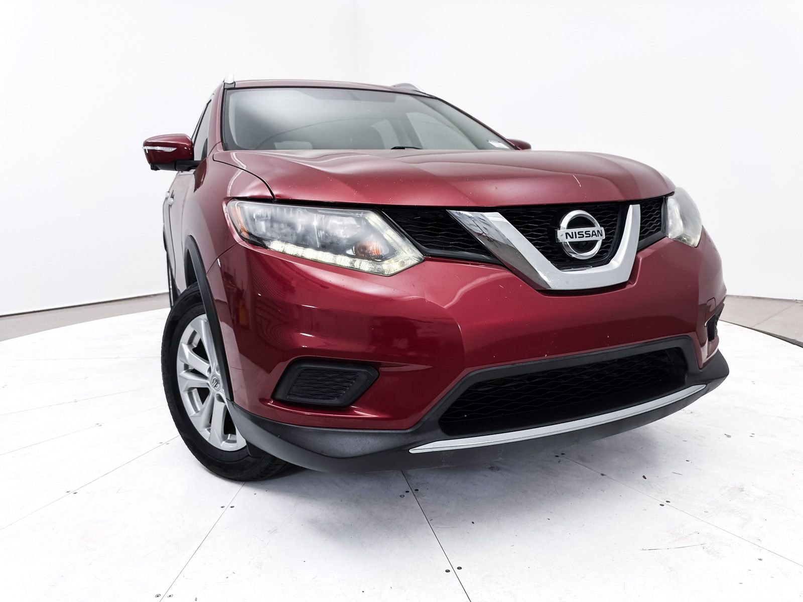 Used 2015 Nissan Rogue SV w/ SV Premium Package image 6