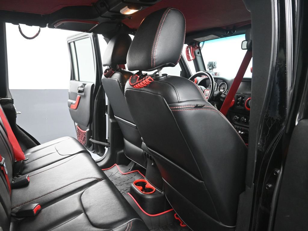 Used 2018 Jeep Wrangler Unlimited Rubicon AWD/4WD image 12