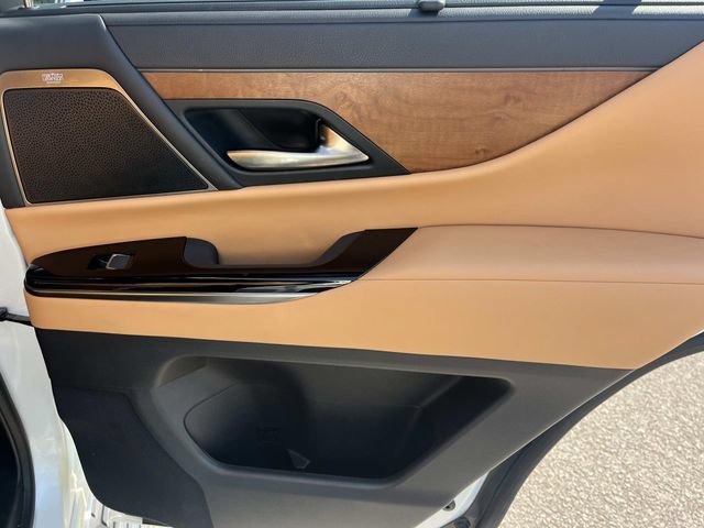 Used 2025 Lexus LX 600 4WD w/ Accessory Package (2T) image 23