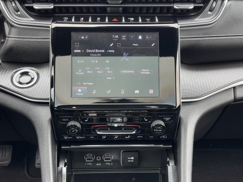 Used 2023 Jeep Grand Cherokee Altitude AWD/4WD image 14