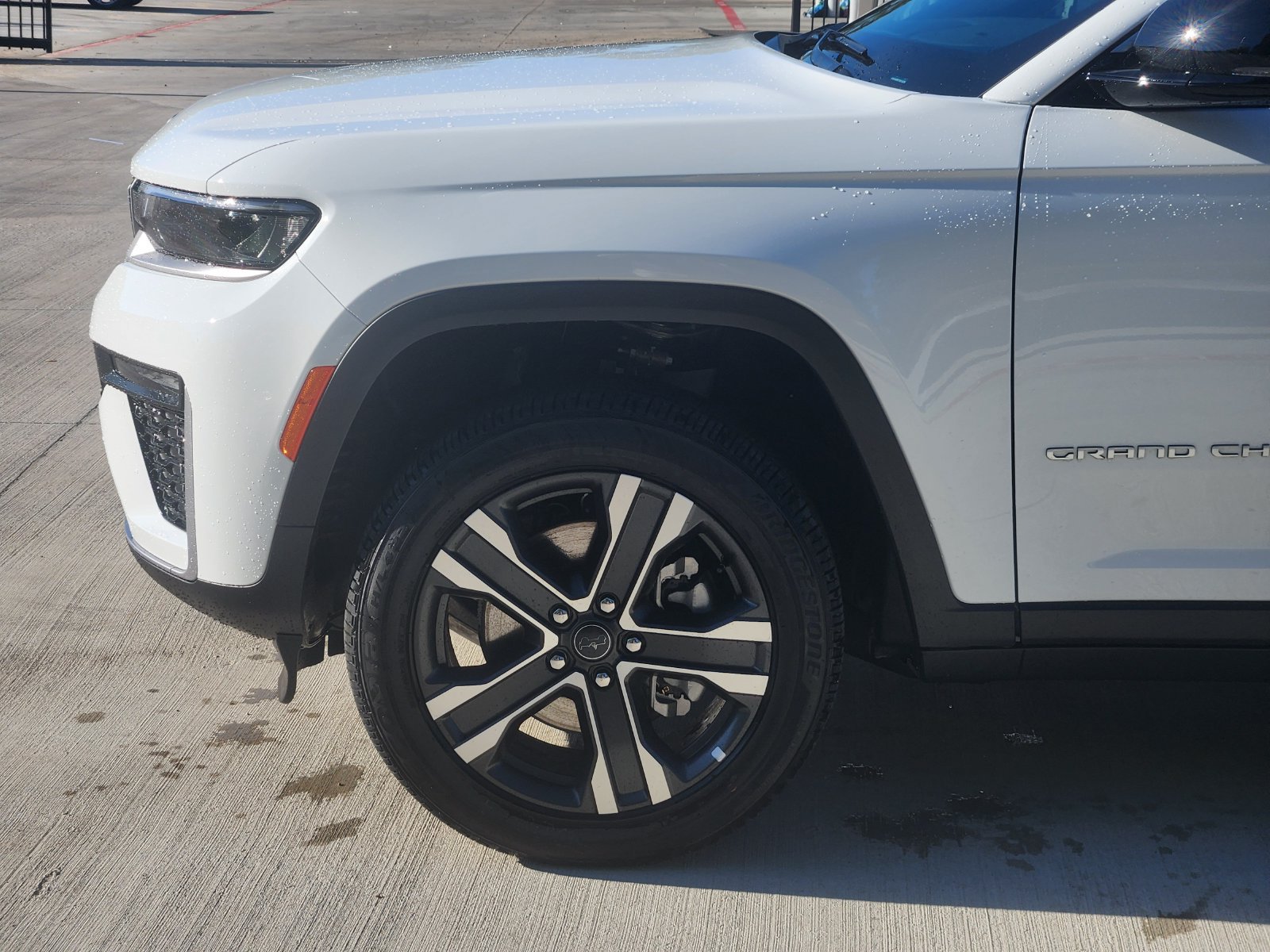 New 2027 Jeep Grand Cherokee L Limited w/ Trailer Tow Package AWD/4WD image 10