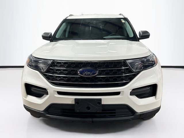 Used 2022 Ford Explorer XLT image 2