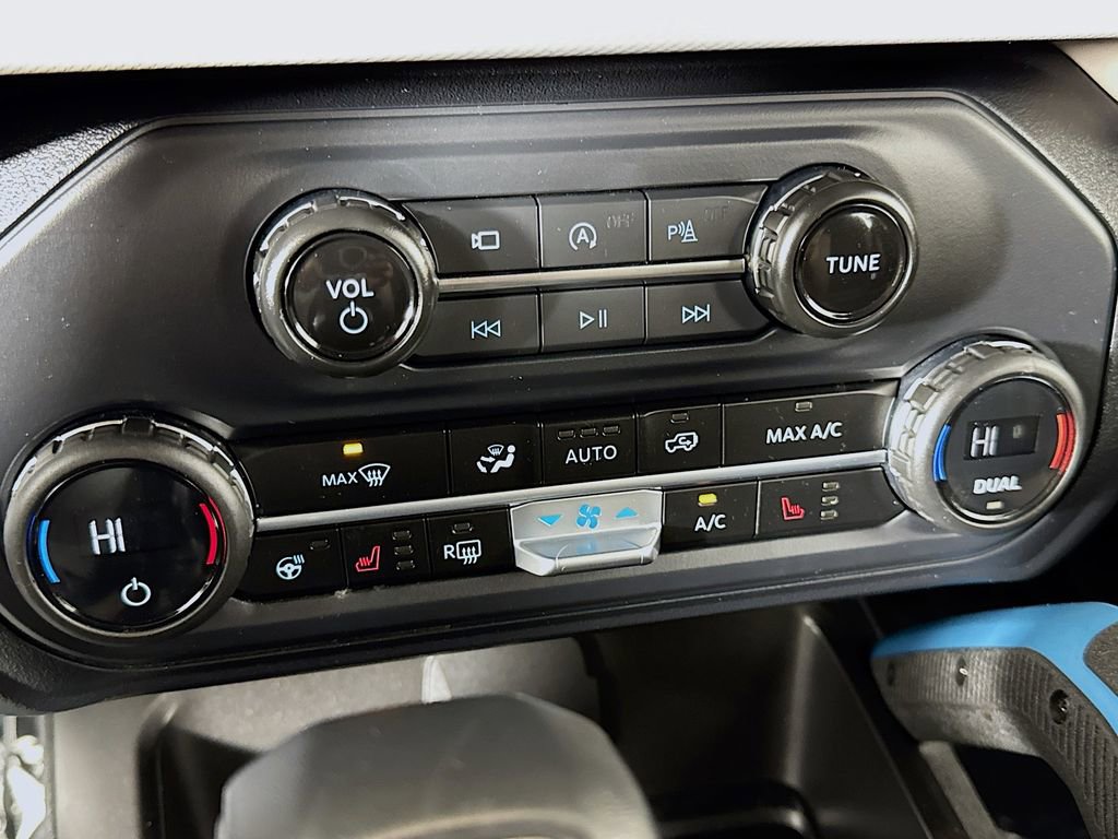 Used 2023 Ford Bronco Wildtrak image 16