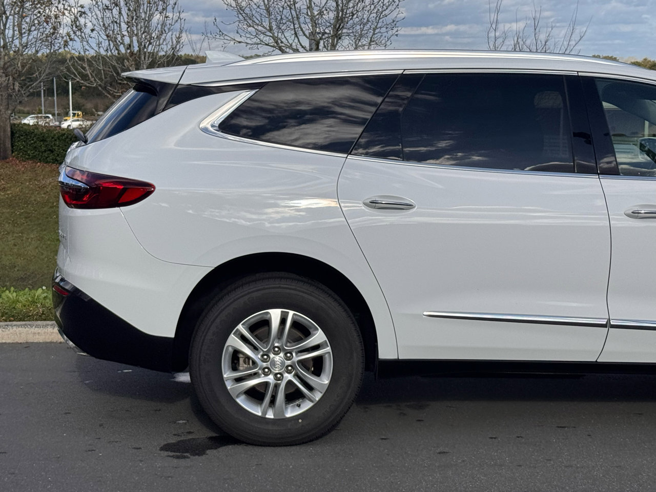 Used 2019 Buick Enclave Essence image 43
