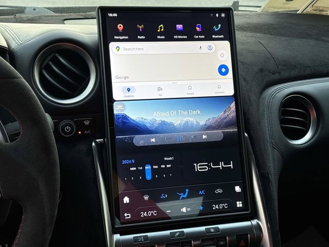 Used 2011 Nissan GT-R Premium image 26