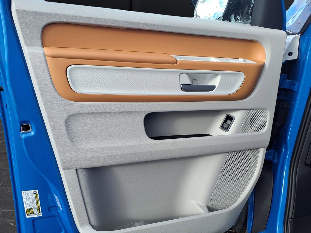 New 2025 Volkswagen ID. Buzz 1st Edition image 10