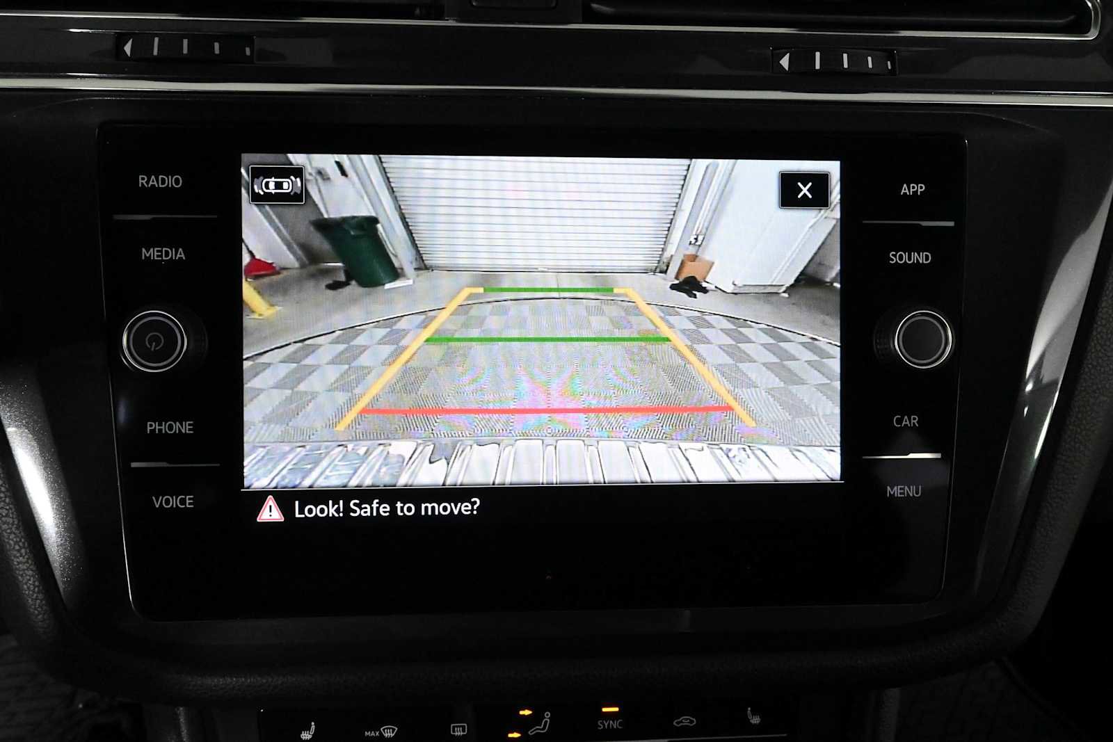 Certified 2023 Volkswagen Tiguan SE FWD image 4