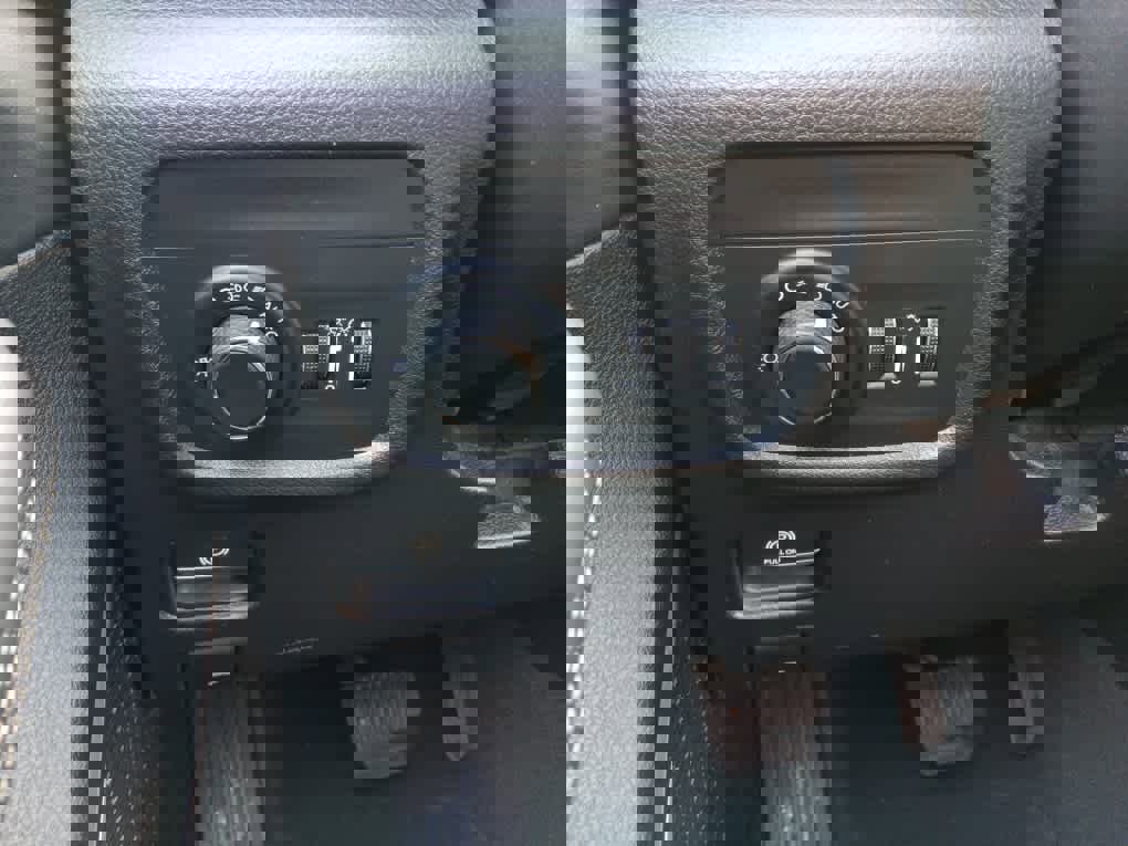 Used 2021 Jeep Grand Cherokee L Laredo w/ Luxury Tech Group I image 28