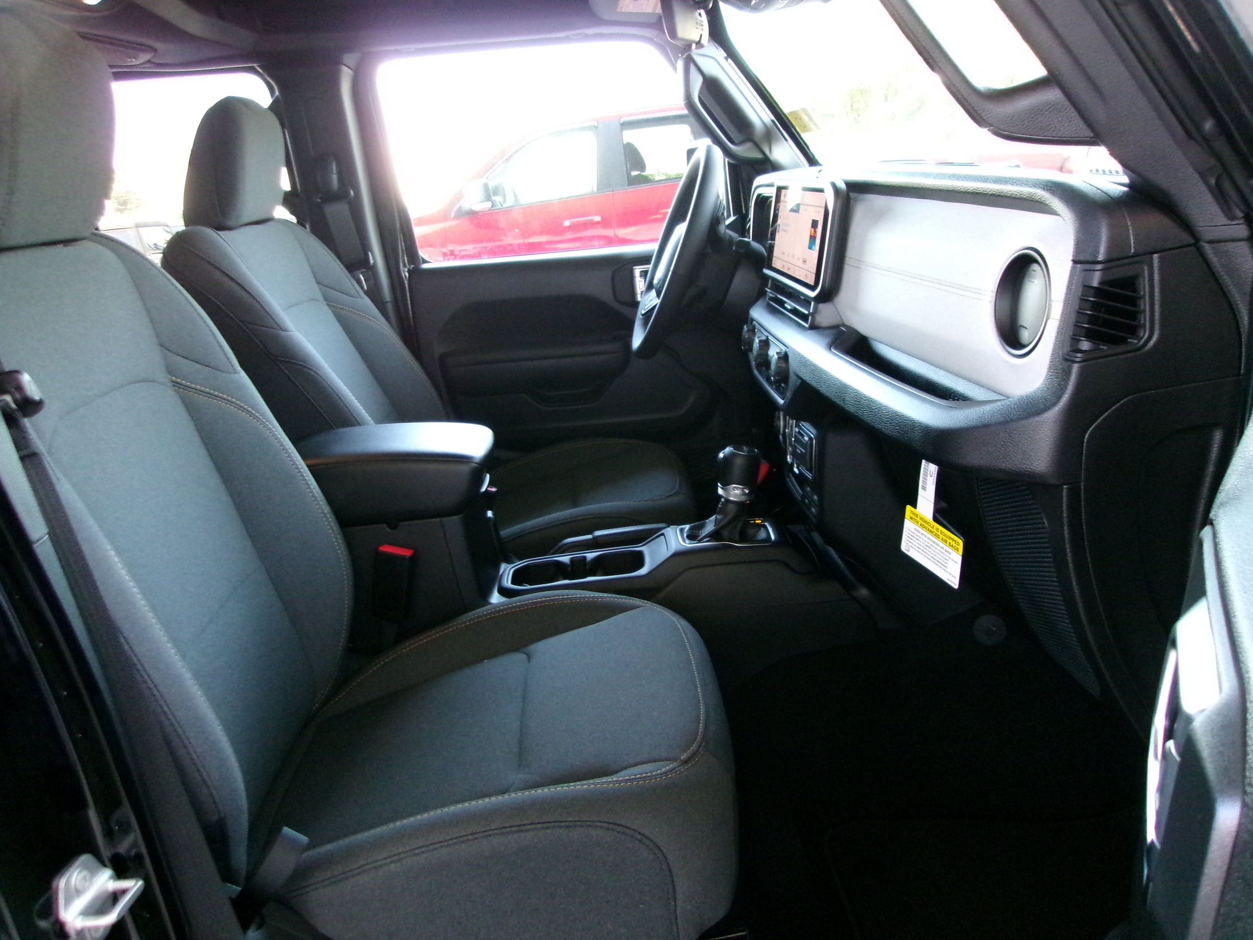 New 2025 Jeep Gladiator Sport AWD/4WD image 17