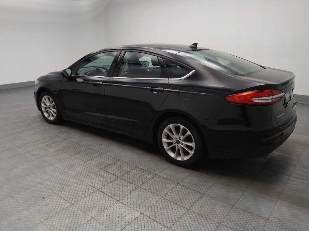 Used 2020 Ford Fusion SE FWD image 3