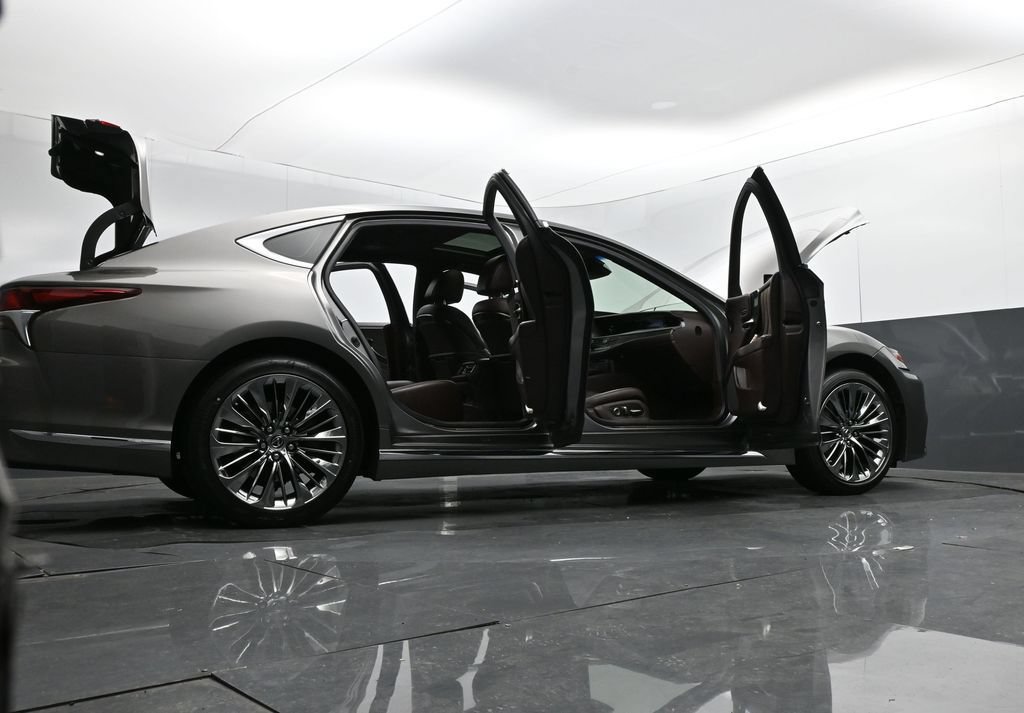 Used 2018 Lexus LS 500 w/ Interior Upgrade Package RWD image 37