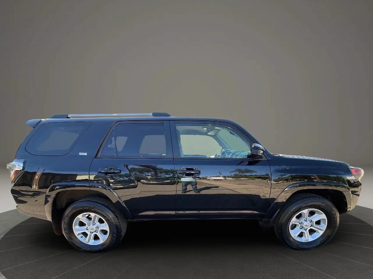 Used 2021 Toyota 4Runner SR5 AWD/4WD image 4