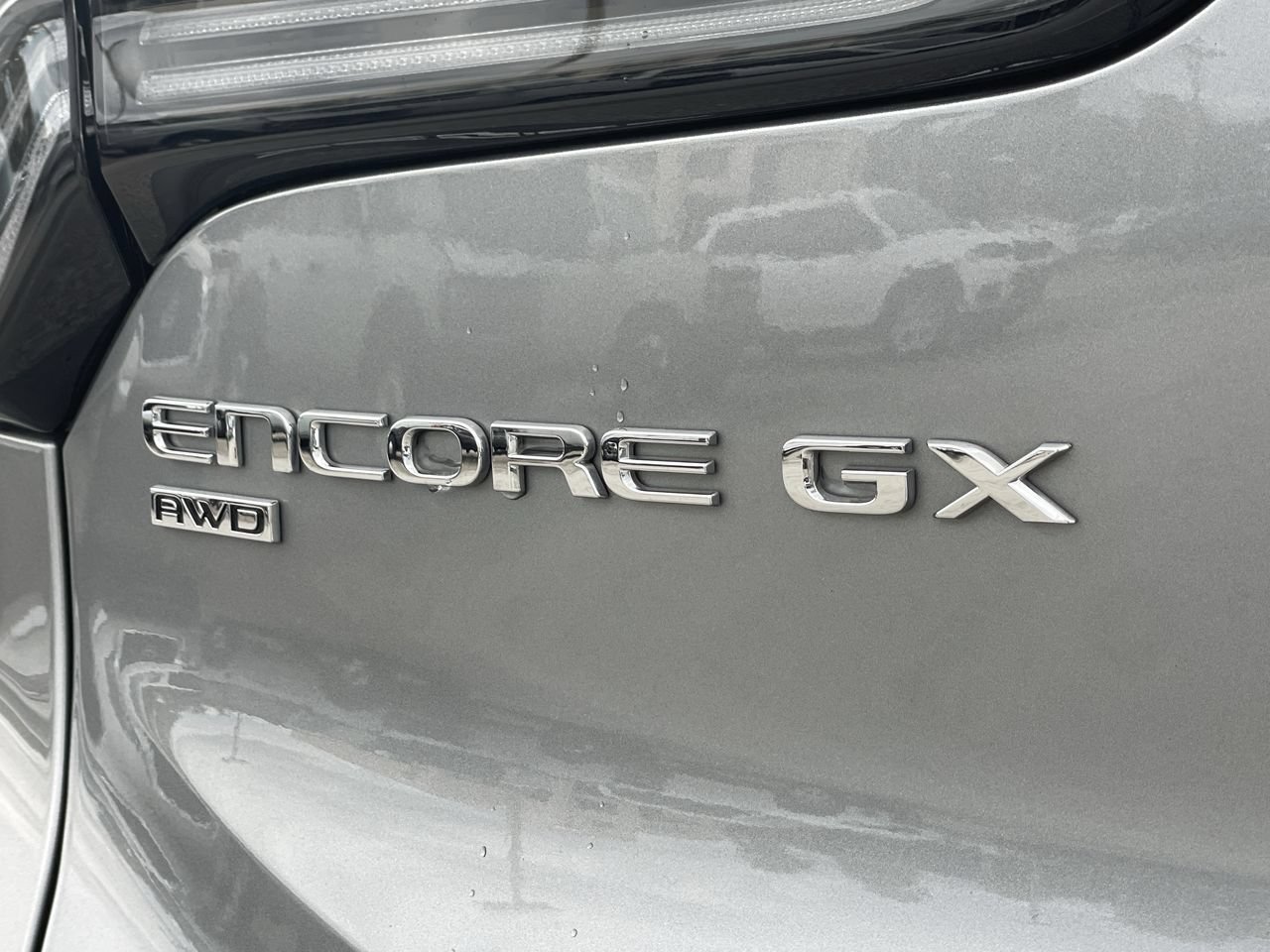 Used 2024 Buick Encore GX Avenir w/ Avenir Convenience Package AWD/4WD image 11