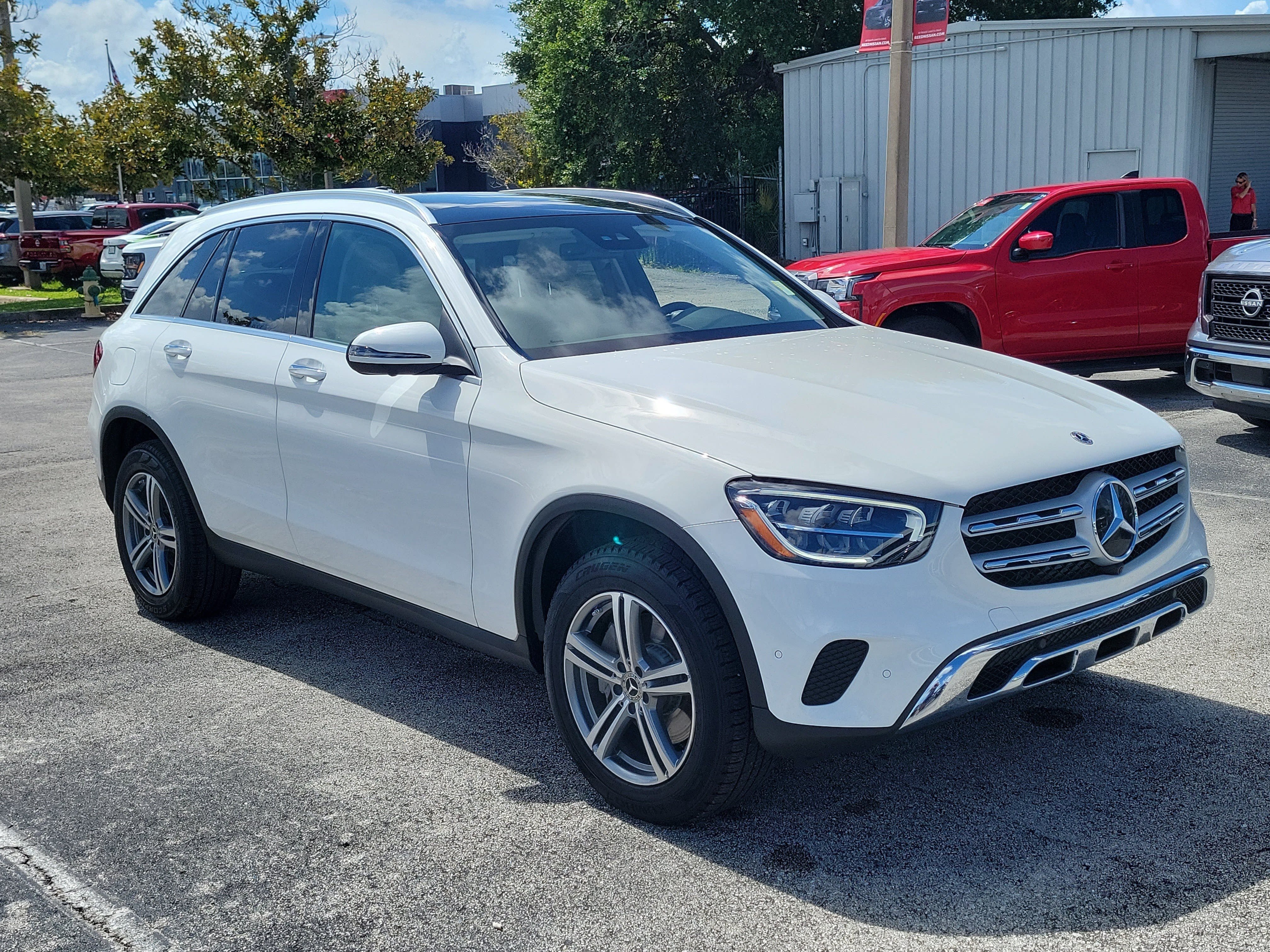 Used 2022 Mercedes-Benz GLC 300 image 3