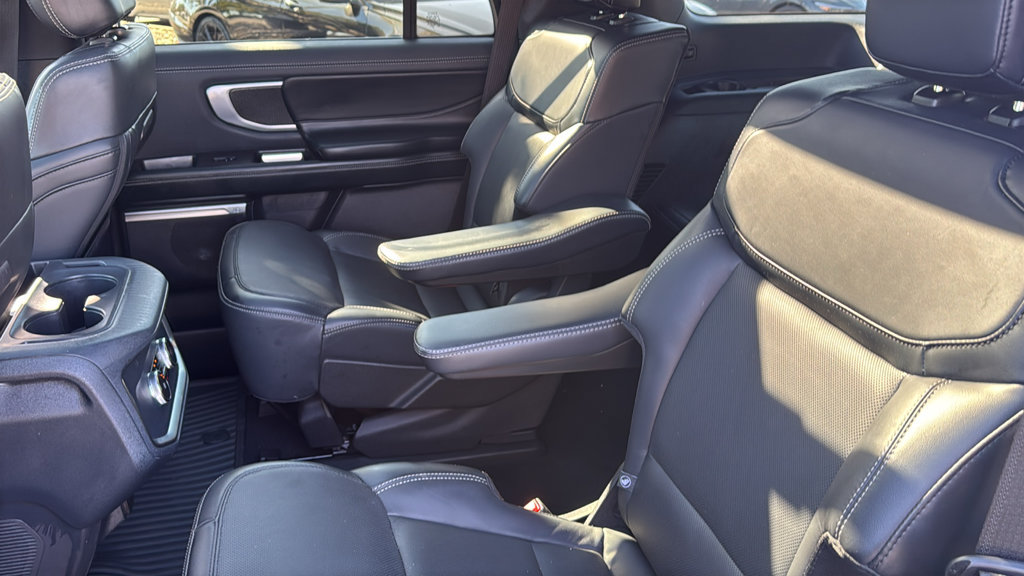 Used 2025 Ford Expedition Platinum w/ Stealth Appearance Package AWD/4WD image 37