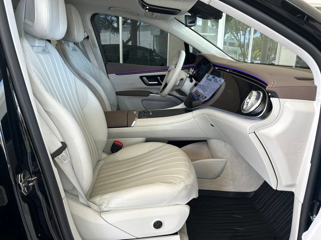 Used 2023 Mercedes-Benz EQS 580 4MATIC SUV image 24