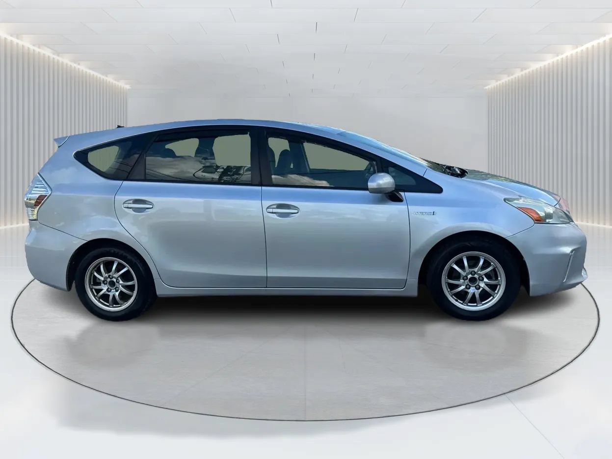 Used 2012 Toyota Prius V Three FWD image 8