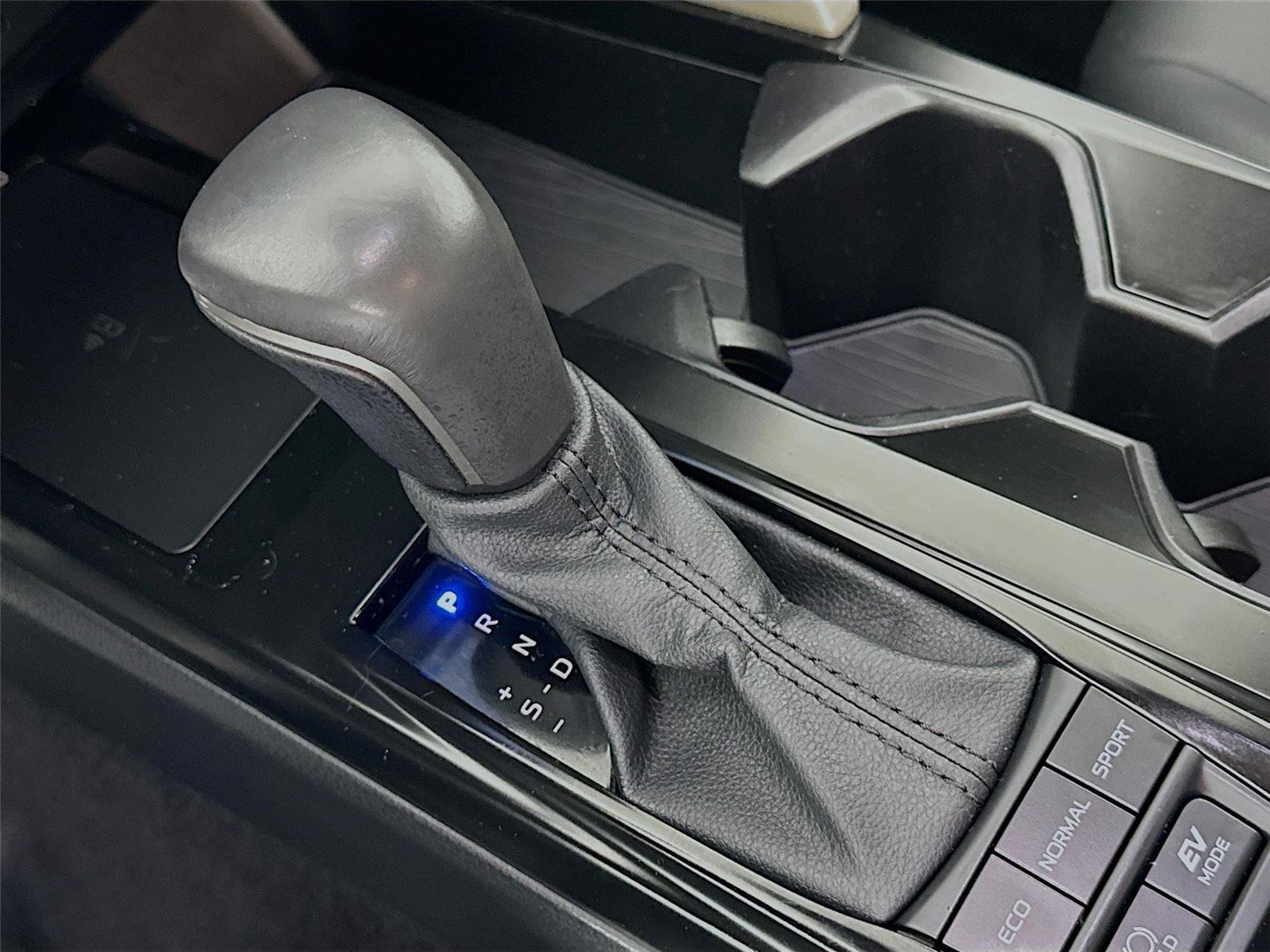 Certified 2025 Toyota Camry SE image 17