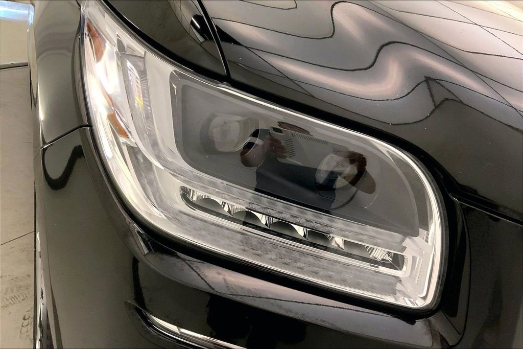 Used 2018 Lincoln Navigator Reserve w/ Technology Package AWD/4WD image 27