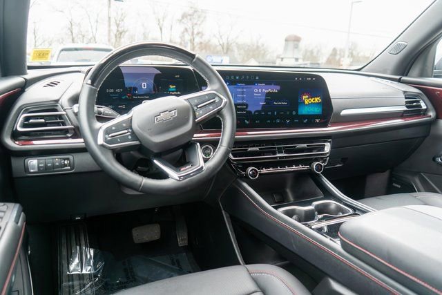 Used 2024 Chevrolet Traverse Z71 w/ Enhanced Driving Package image 13