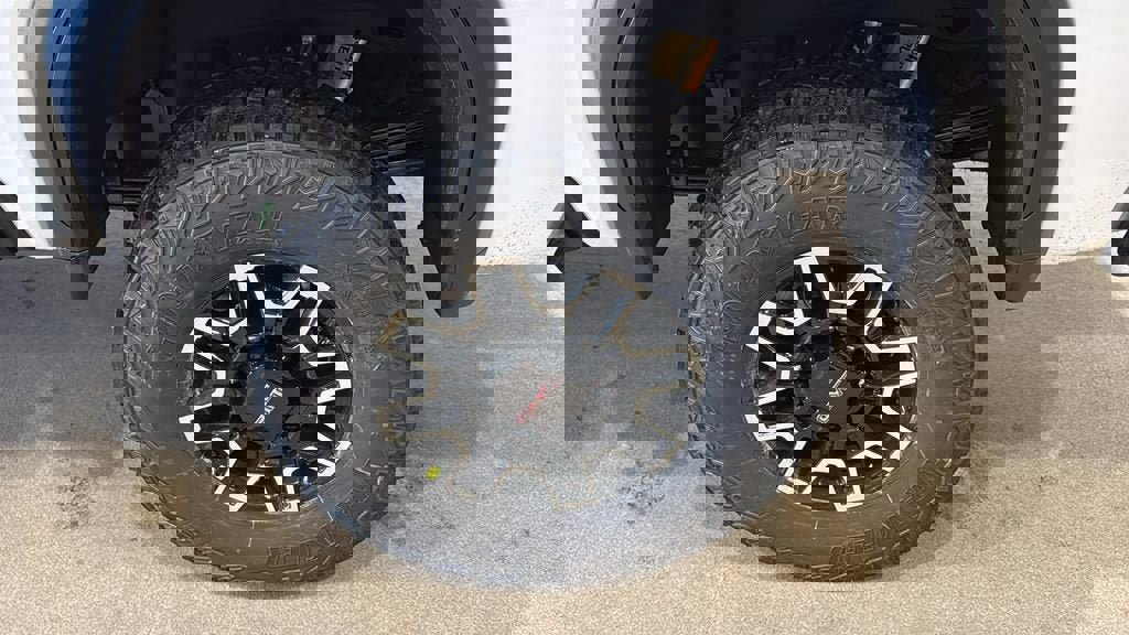 New 2026 GMC Sierra 2500 AT4X image 10