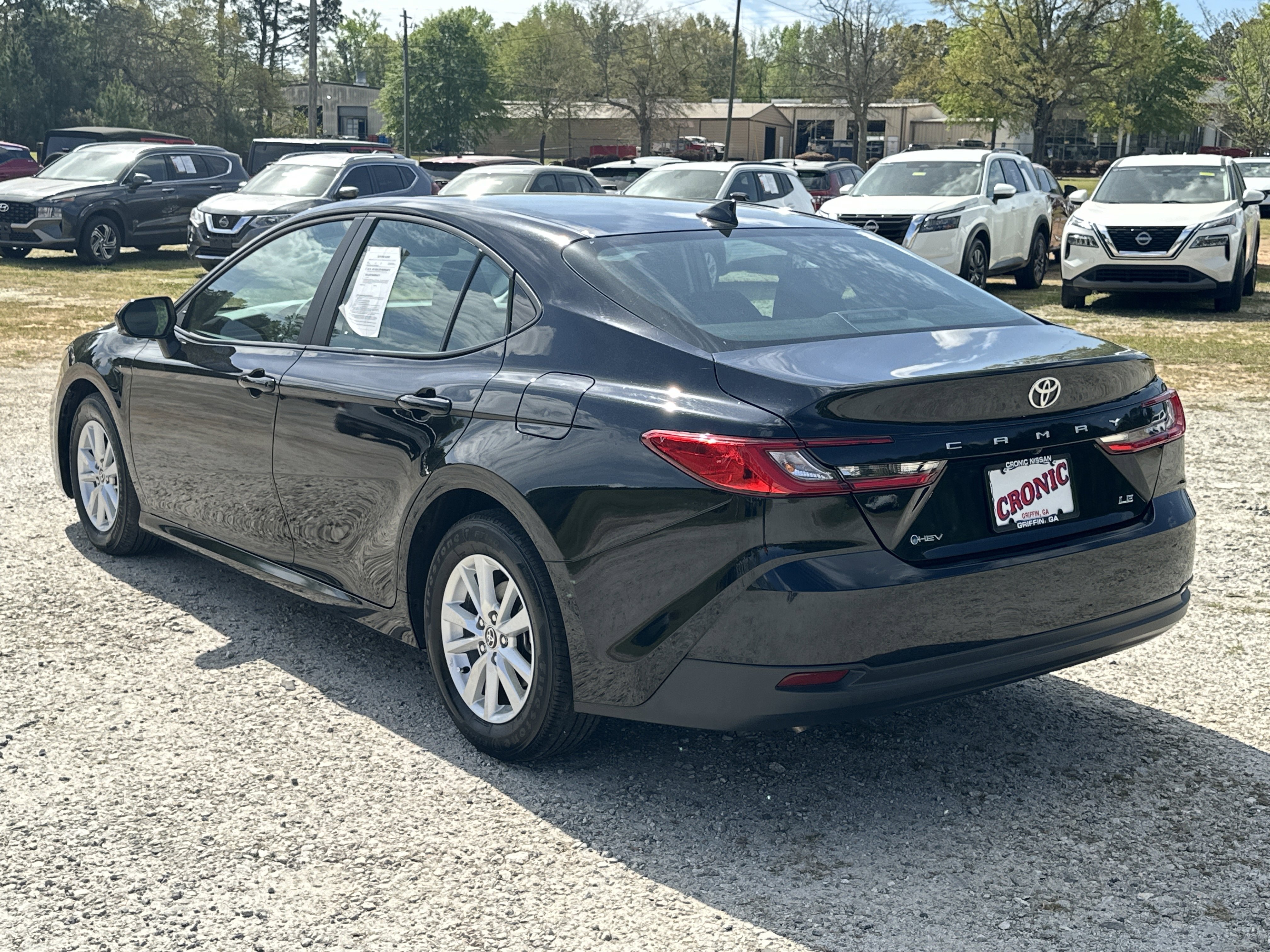Used 2025 Toyota Camry LE image 7