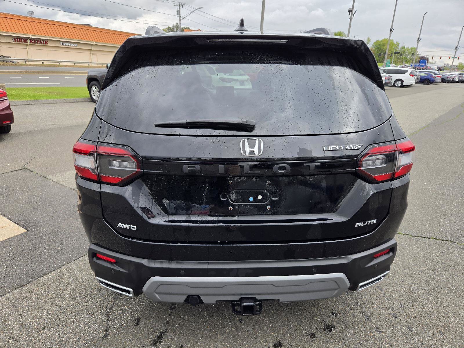 Used 2023 Honda Pilot Elite image 4
