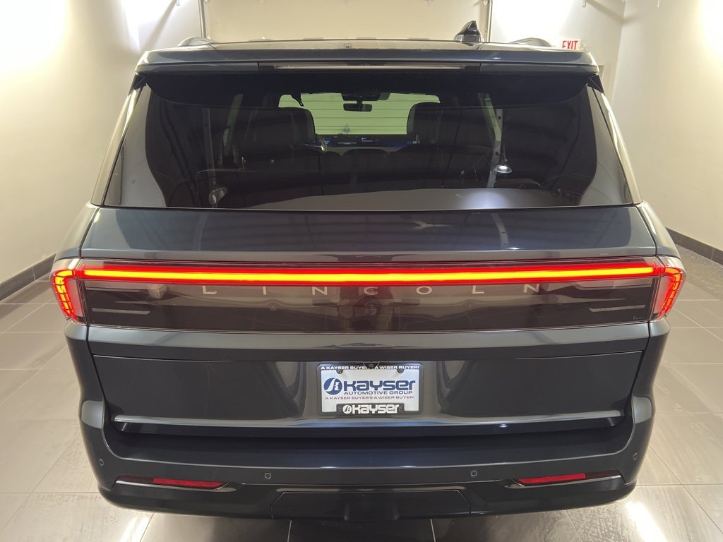New 2026 Lincoln Navigator Reserve image 5