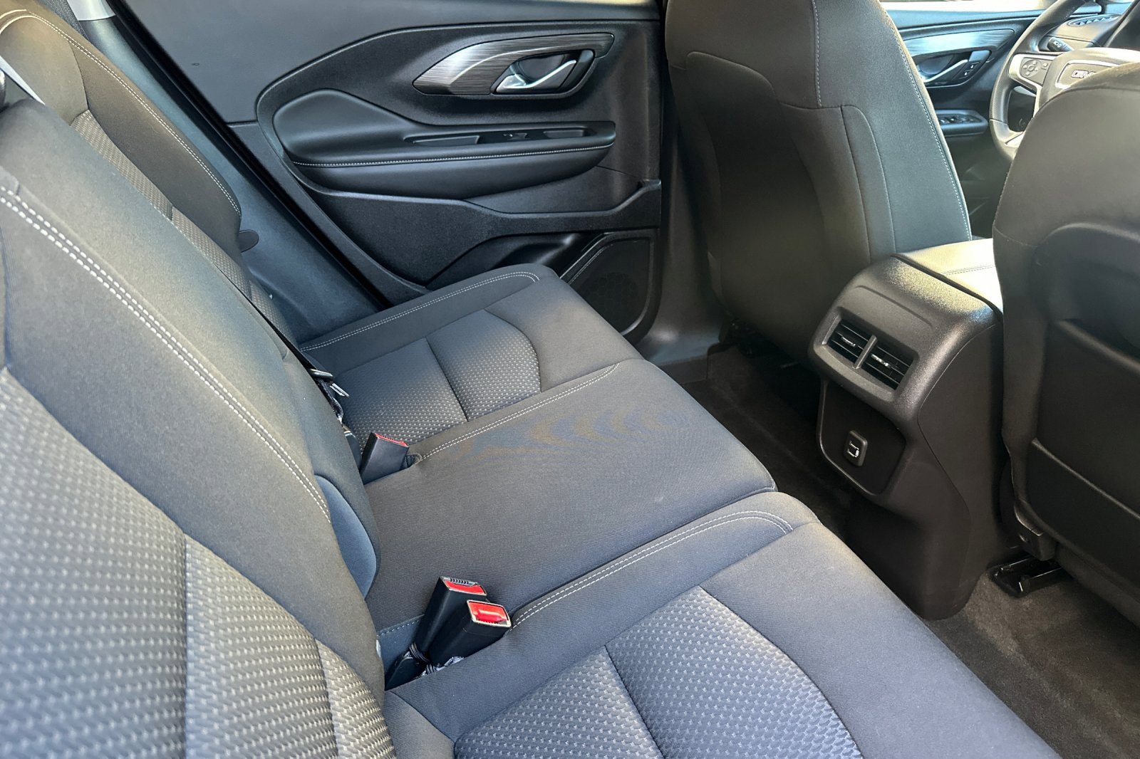 Used 2024 GMC Terrain SLE image 19