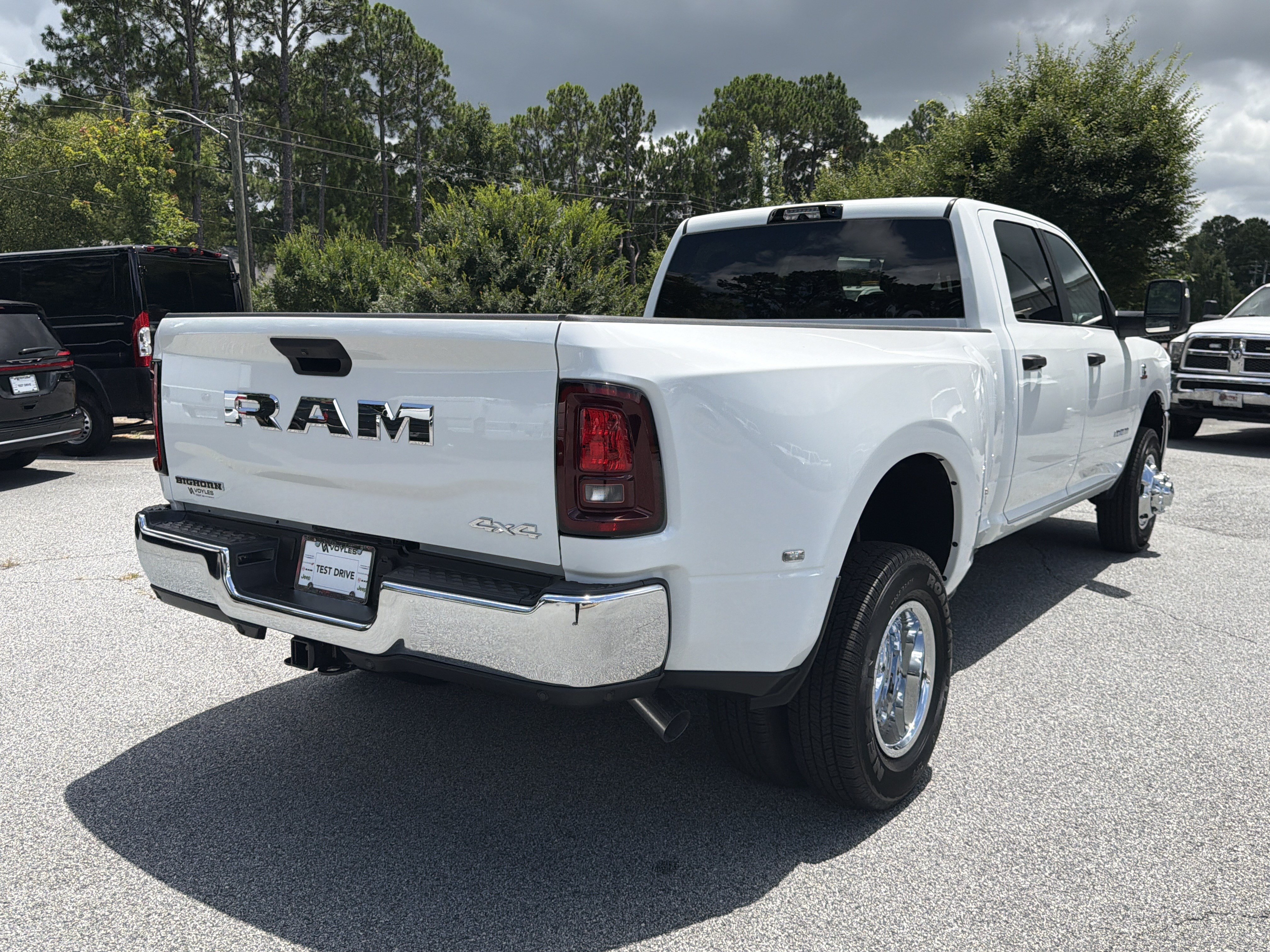 New 2026 RAM 3500 Big Horn AWD/4WD image 8