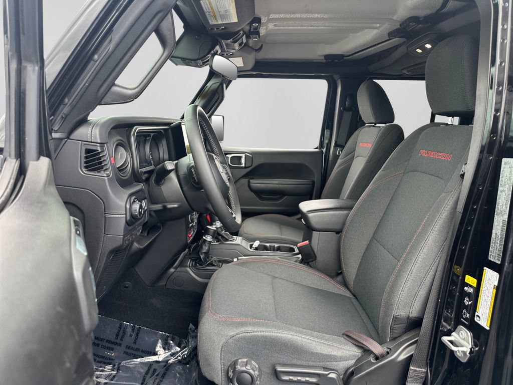 Used 2025 Jeep Wrangler Unlimited Rubicon AWD/4WD image 13