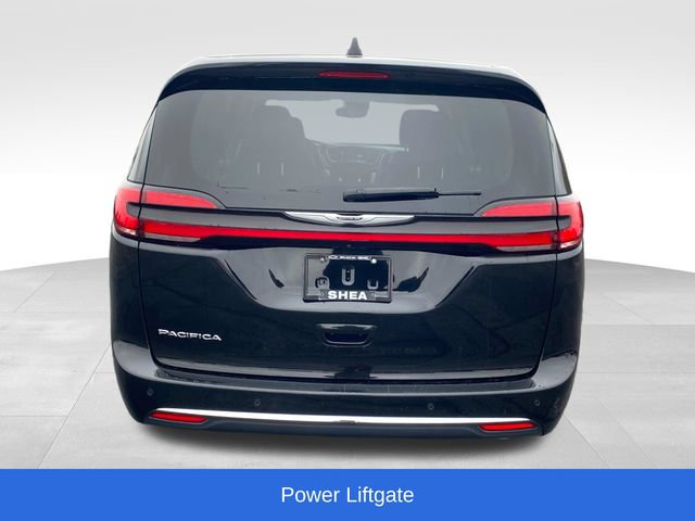 Used 2024 Chrysler Pacifica Touring-L FWD image 4