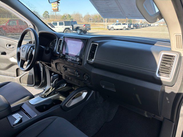 Used 2023 Nissan Frontier SV w/ Technology Package image 17