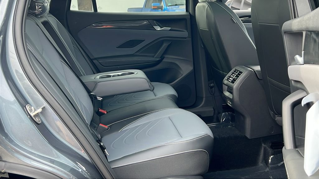 New 2026 Volkswagen Tiguan SE R-Line AWD/4WD image 13