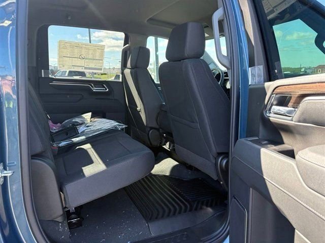 New 2026 Chevrolet Silverado 3500 LT w/ All Star Edition AWD/4WD image 16