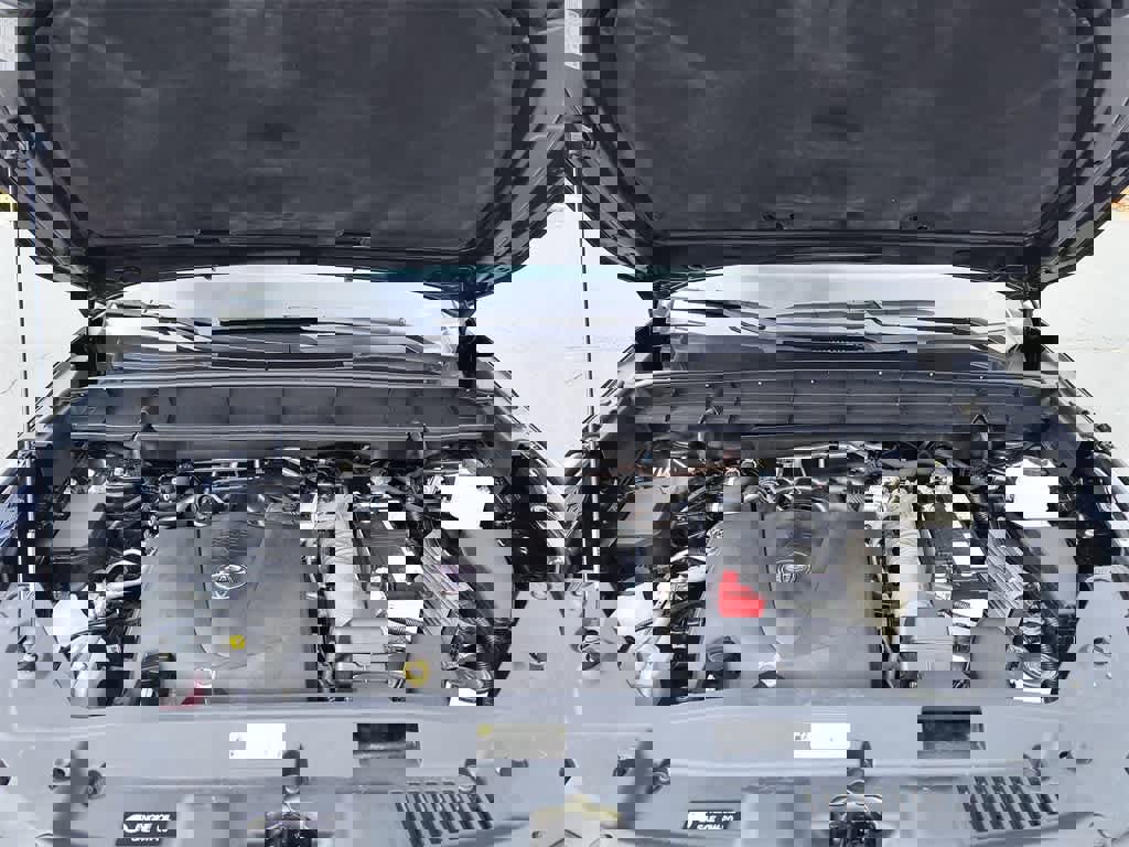 Used 2022 Toyota Highlander LE image 25