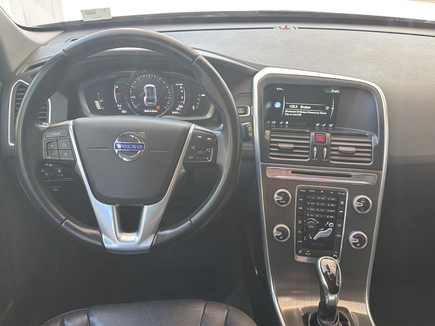 Used 2016 Volvo XC60 T5 Premier w/ Proximity Package AWD/4WD image 17