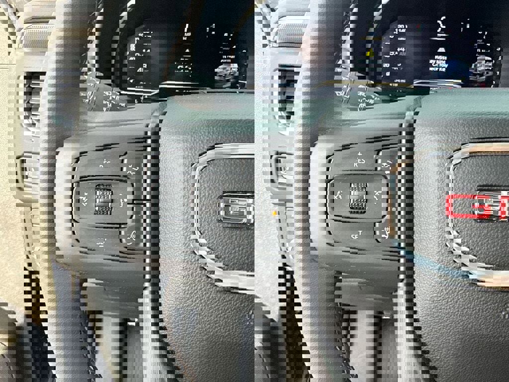 Used 2024 GMC Yukon XL AT4 w/ AT4 Premium Package image 9