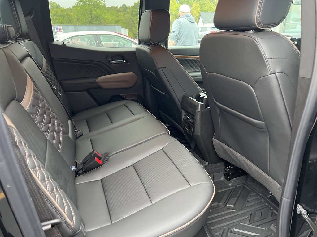 New 2026 GMC Canyon Denali w/ LPO, Denali Black Edition image 9