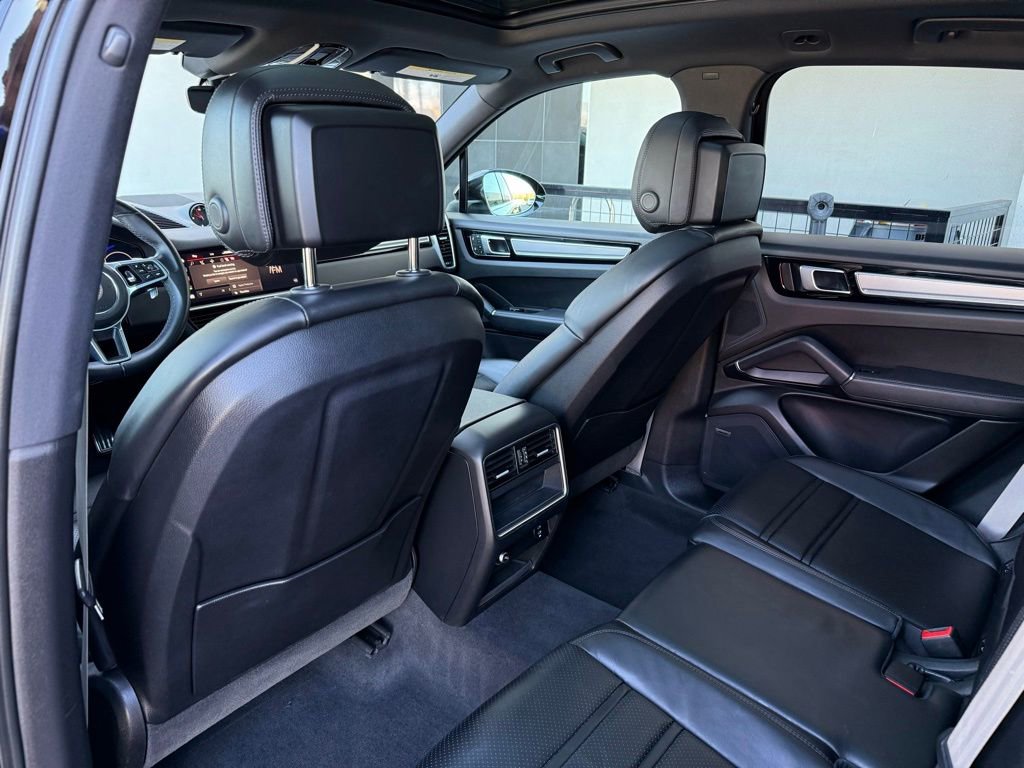 Used 2023 Porsche Cayenne S image 25