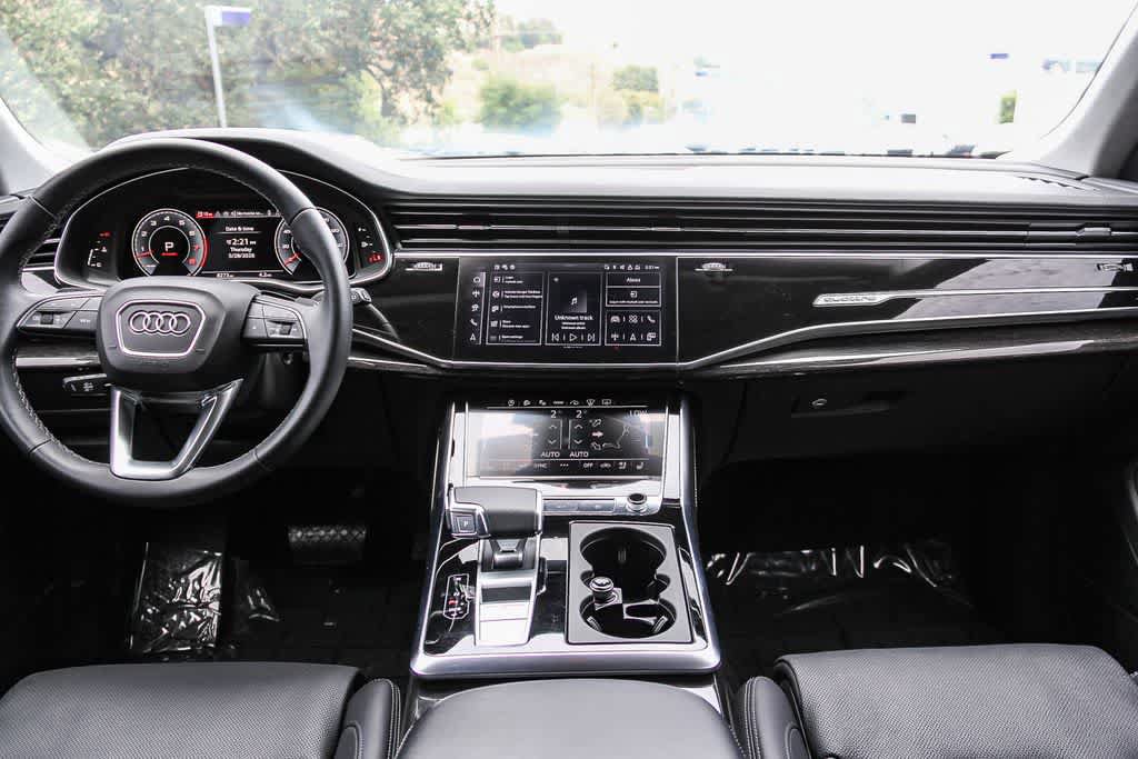 Used 2024 Audi Q8 Prestige w/ Prestige Package AWD/4WD image 13