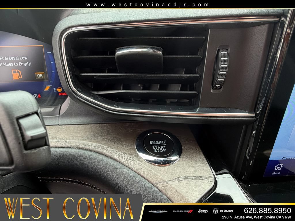 Used 2024 Ford Explorer Platinum w/ Technology Package AWD/4WD image 20
